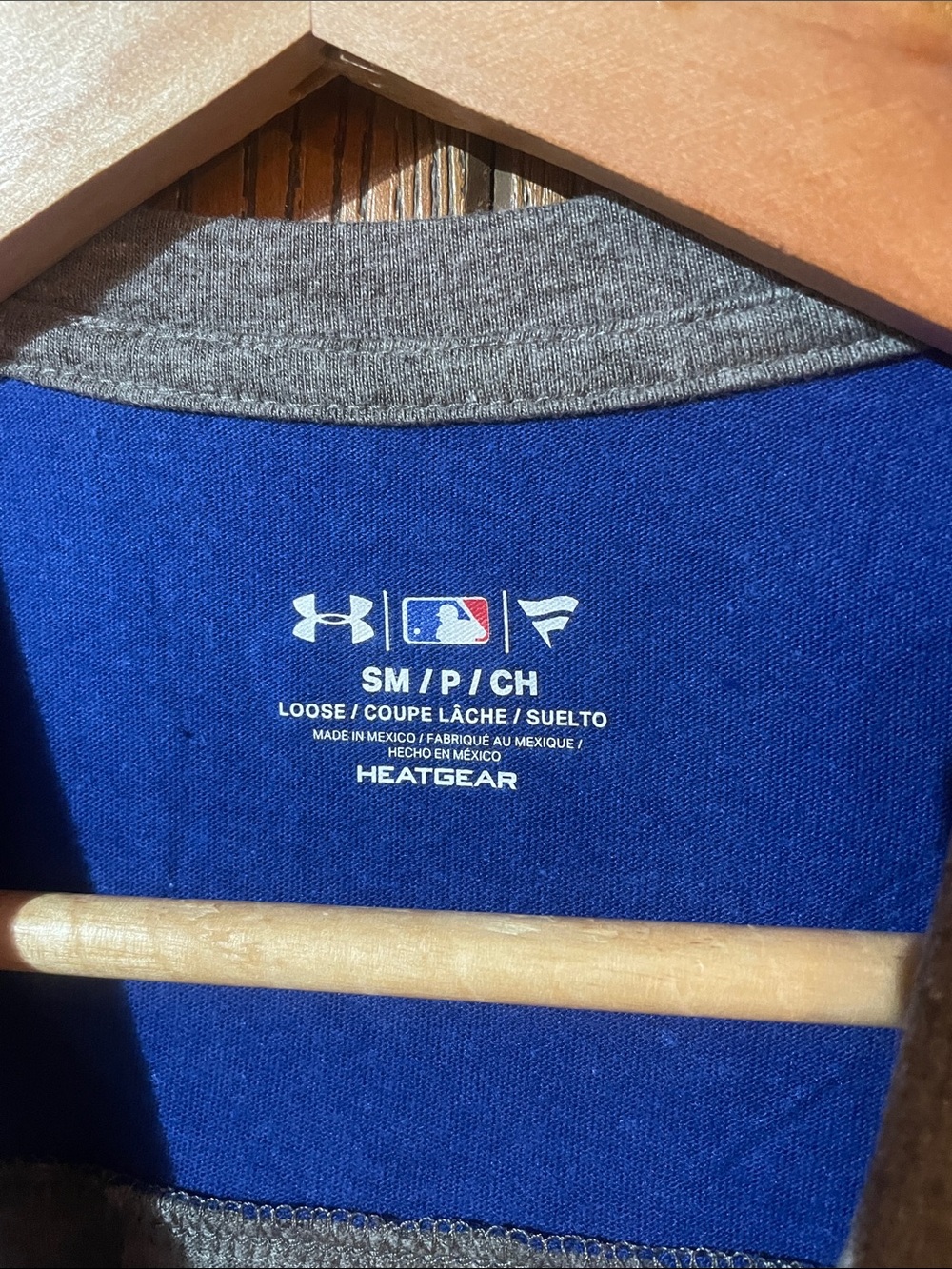 Under Armour Gray Tank Top with Blue and Red Cubs Logo - Small Loose - Picture 3 of 4